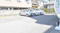 なんごく薬局の駐車場