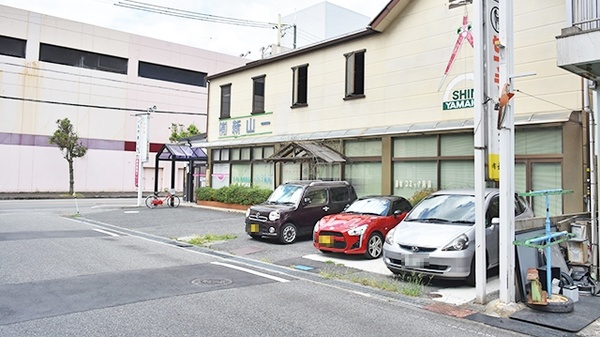 調剤薬局マリーンの駐車場