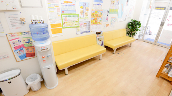 調剤薬局マリーン　甲南店の待合スペース
