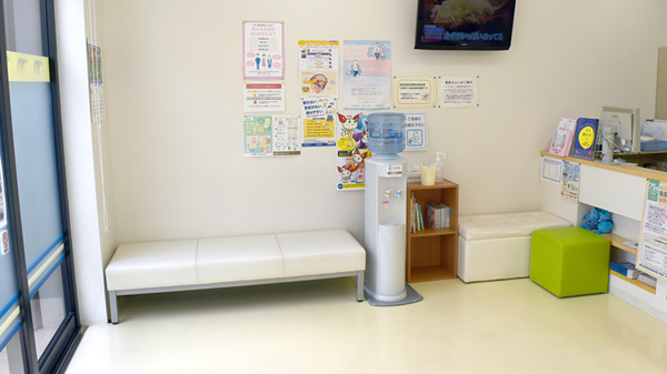 天王調剤薬局の待合スペース
