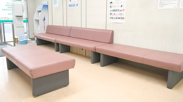 今里パール薬局の待合スペース