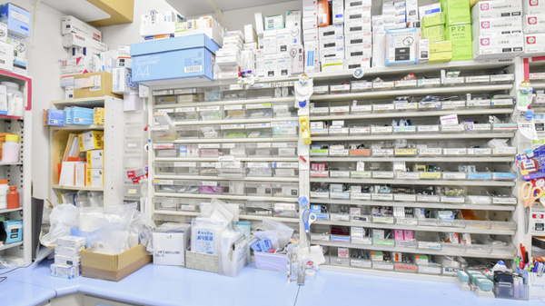 ノーブル調剤薬局の薬棚