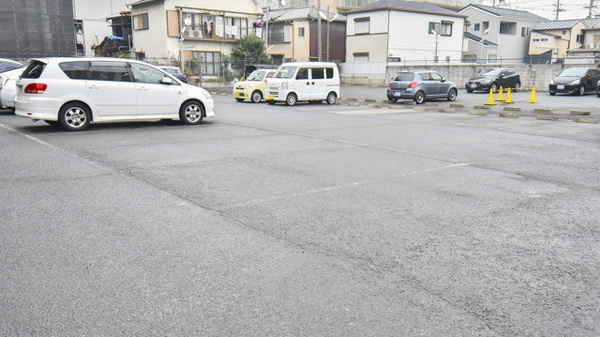 ノーブル調剤薬局の駐車場