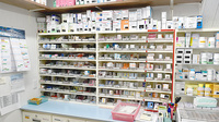 はなまる薬局の薬棚