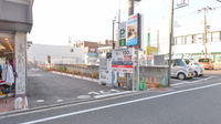 ココカラファイン薬局　アゼリア店の駐車場