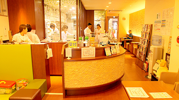 北天神薬局　天六店の受付/カウンター