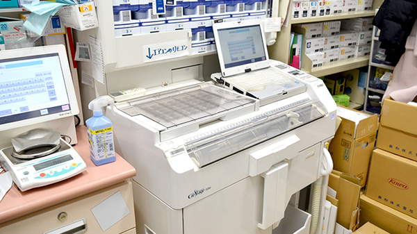 ドラッグセイムス東日暮里薬局の調剤器具