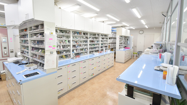 南山堂薬局　おおつ野店の調剤室