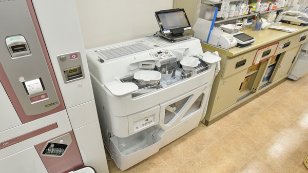 南山堂薬局　おおつ野店の調剤器具