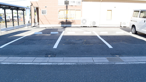 ふれあい薬局　高島の駐車場