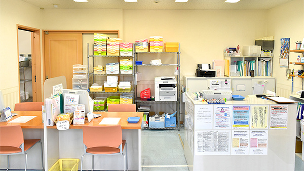 かいてき調剤薬局　枝松店の受付/カウンター