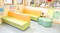 かいてき調剤薬局　枝松店の待合スペース