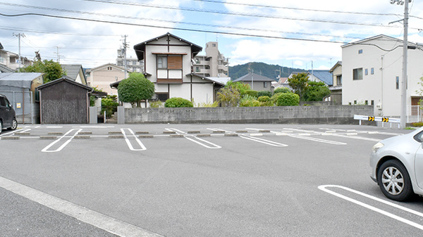 かいてき調剤薬局　枝松店の駐車場