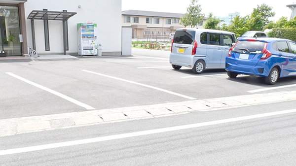 スマイル調剤薬局の駐車場