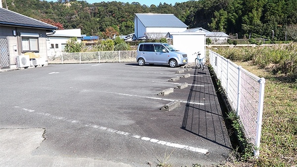スマイル調剤薬局　海南店の駐車場
