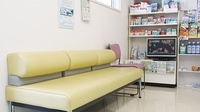 スマイル調剤薬局　ししくい店の待合スペース