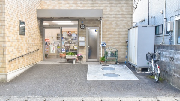 スマイル調剤薬局　石井店の駐車場