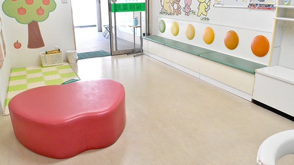 スマイル薬局　二条店の待合スペース