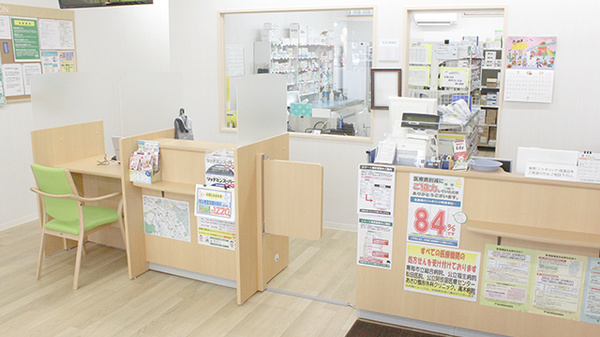 セイムス　小作駅西口薬局の受付/カウンター