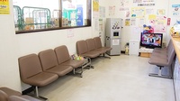 ドラッグセイムス　岩槻薬局の待合スペース