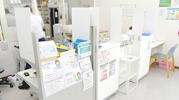 ドラッグセイムス　堀の内薬局の受付/カウンター