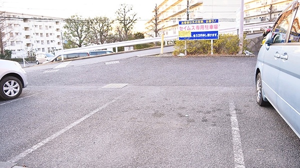 ドラッグセイムス　本町田薬局の駐車場