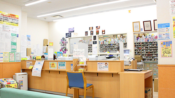 ドラッグセイムス　本町田薬局の受付/カウンター