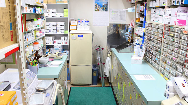 セイムス高松薬局の調剤室