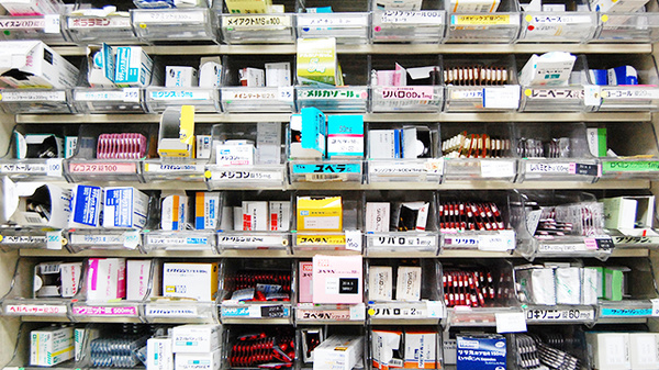 セイムス 桶川若宮薬局の薬棚