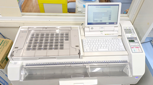 セイムス鶴川台2号薬局の調剤器具