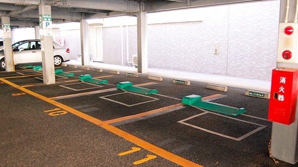 ドラッグセイムス　宮原西口薬局の駐車場
