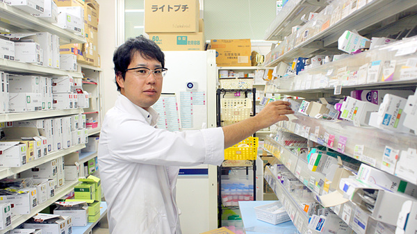ドラッグセイムス　宮原西口薬局の作業風景