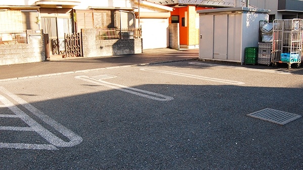 ドラッグセイムス　西浦和薬局の駐車場
