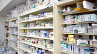 ドラッグセイムス　稲城平尾薬局の薬棚