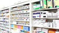 コクミンドラッグ田無店の薬棚