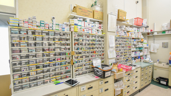 コクミン薬局　西粉浜店の薬棚