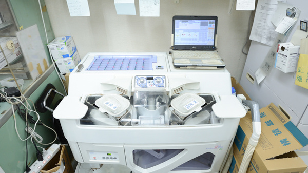 コクミン薬局万代店の調剤器具
