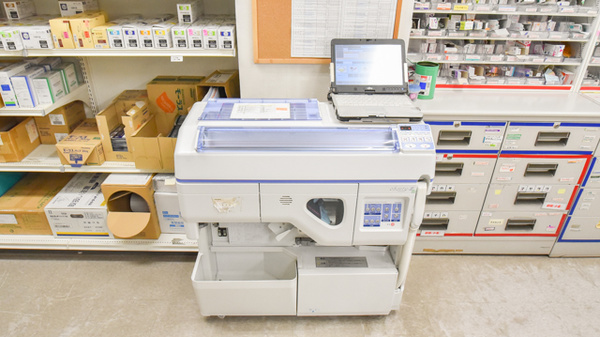 コクミン薬局西新店の調剤器具
