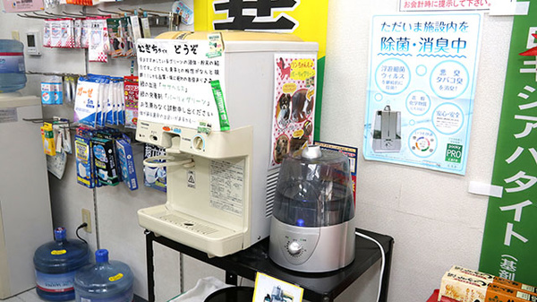 辻上薬局　御供所店の待合スペース