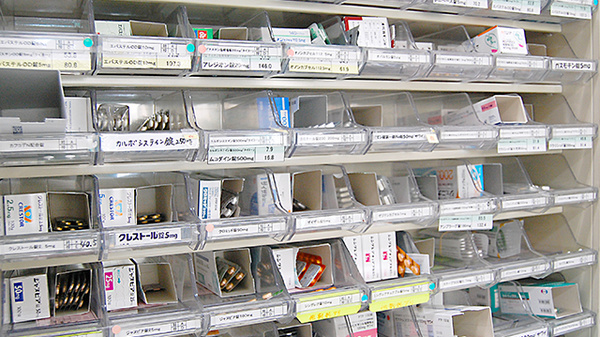 ププレひまわり薬局　水呑店　（広島県福山市）の薬棚