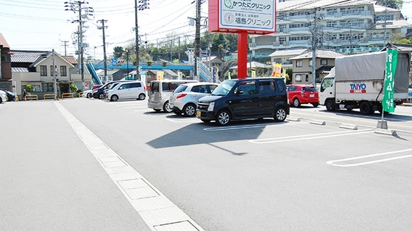 ププレひまわり薬局　尾道中央店の駐車場