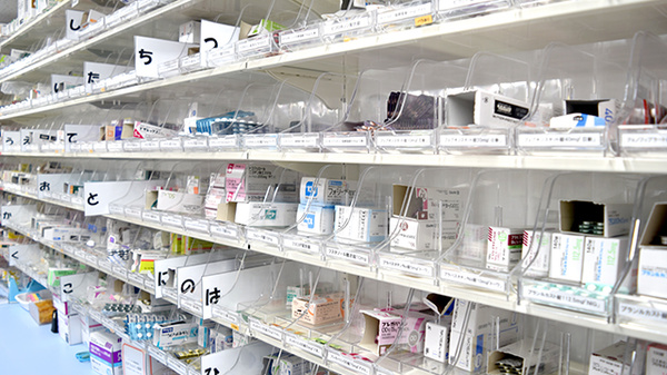 ププレひまわり薬局倉敷松島店の薬棚