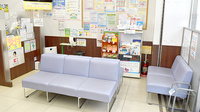 ココカラファイン薬局　用賀駅前店の待合スペース