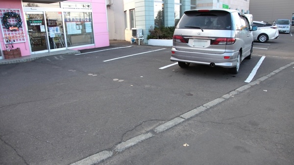 サン調剤薬局の駐車場