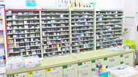 マリン薬局の薬棚