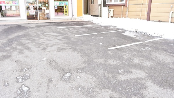 松代モリキ薬局の駐車場