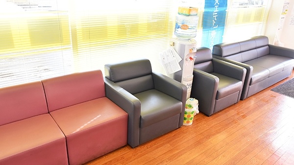 川中島ひとみ薬局の待合スペース