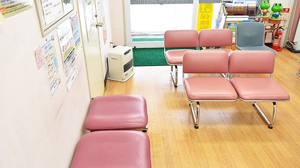 徳間ひとみ薬局の待合スペース
