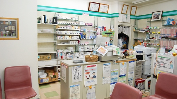 湖北堂薬局の受付/カウンター
