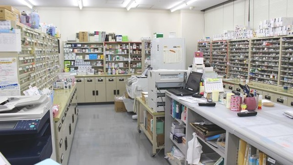 エスマイル薬局　プラザ店の調剤室